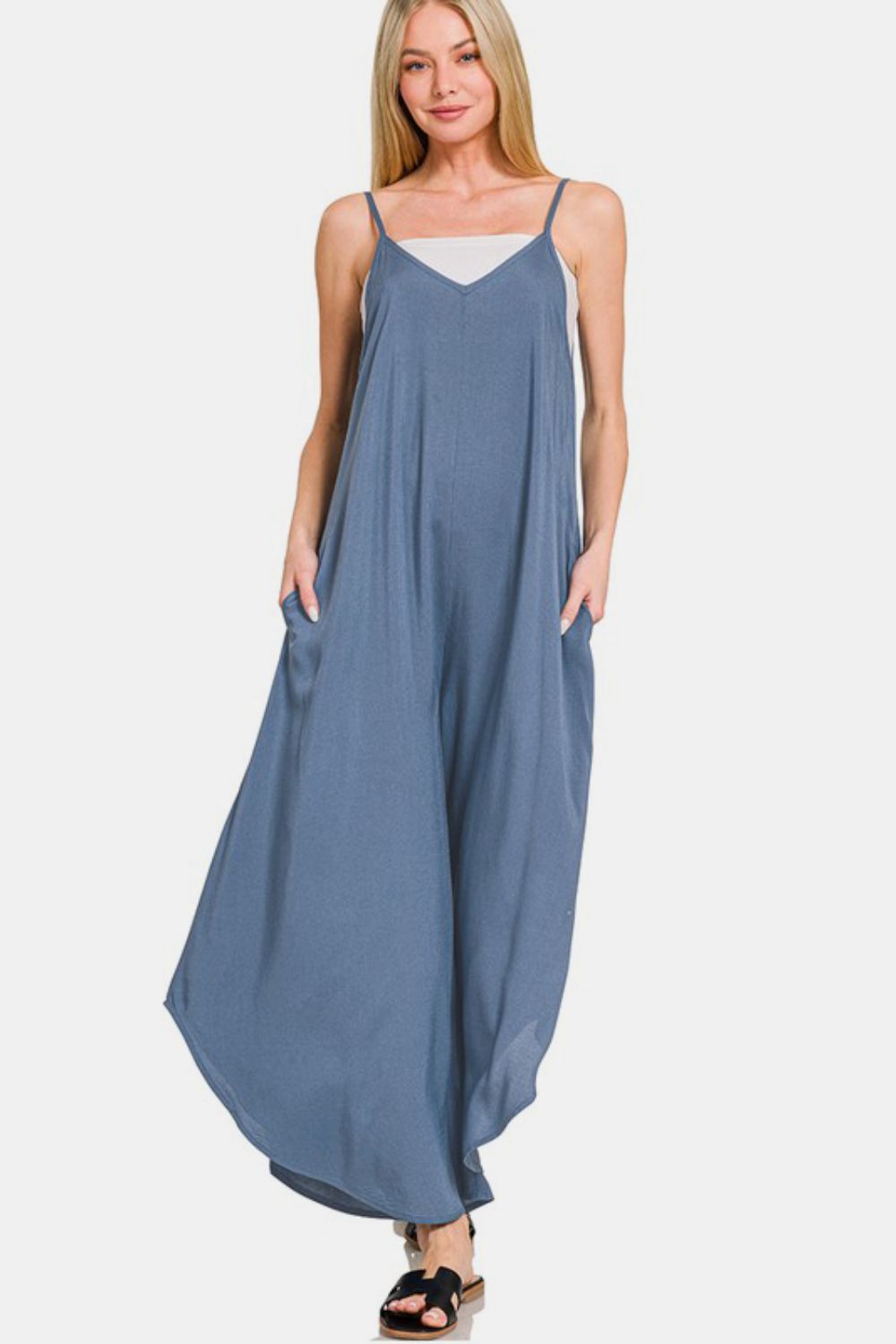 Carolina® | Wide leg jumpsuit with spaghetti straps and pockets