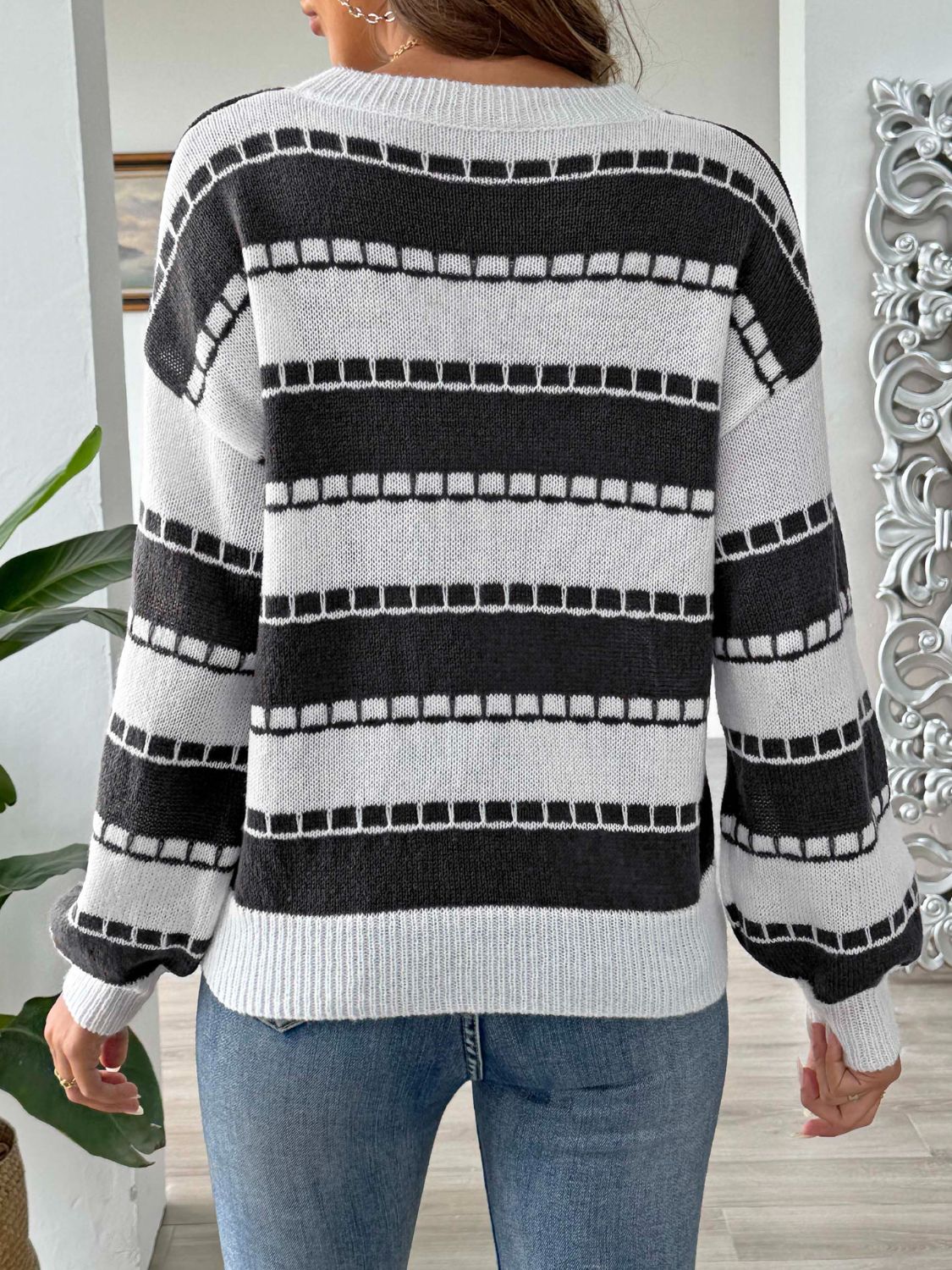 Dagny® | Striped long-sleeved sweater with a crew neck