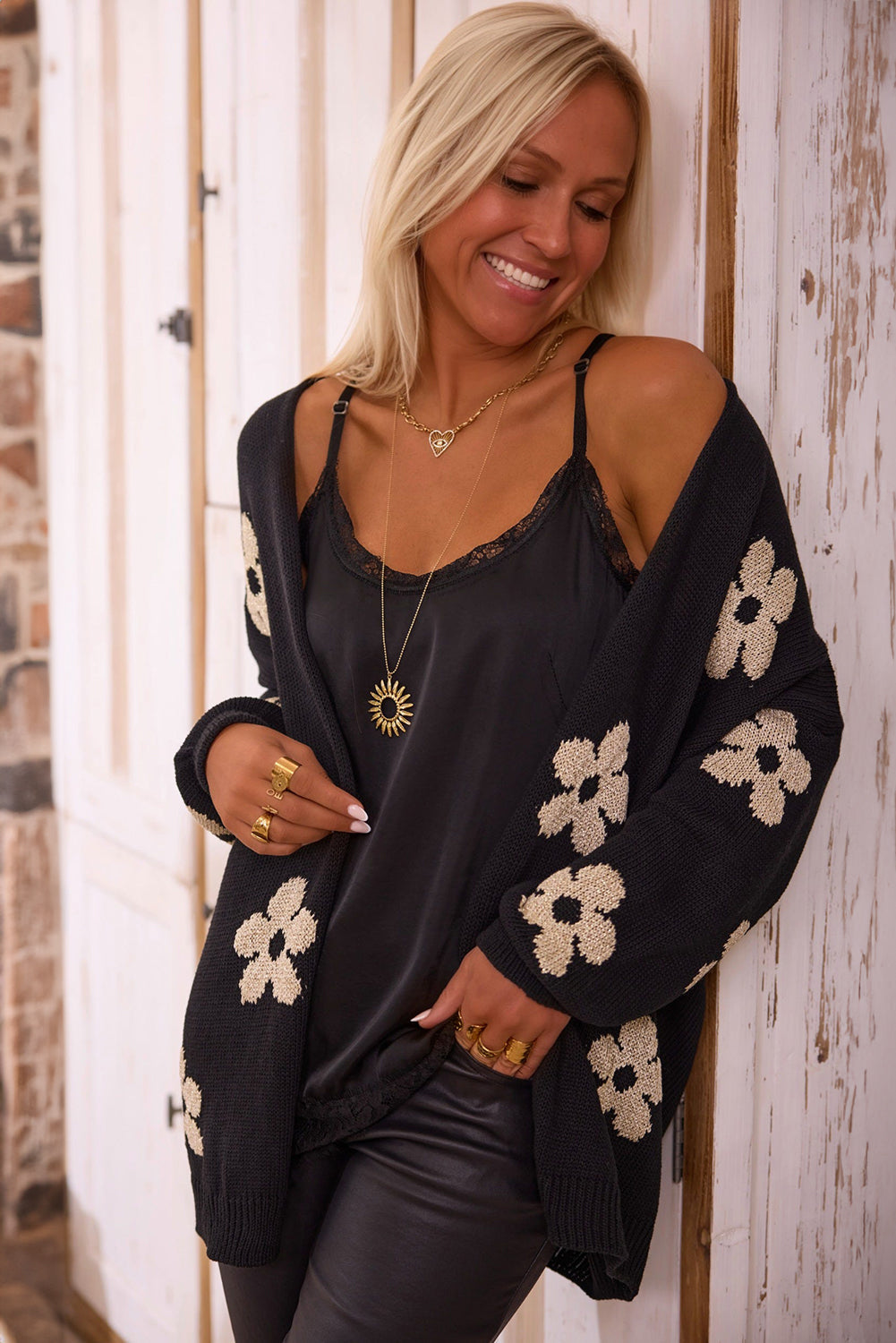 Casandra | Elegant and versatile winter cardigan