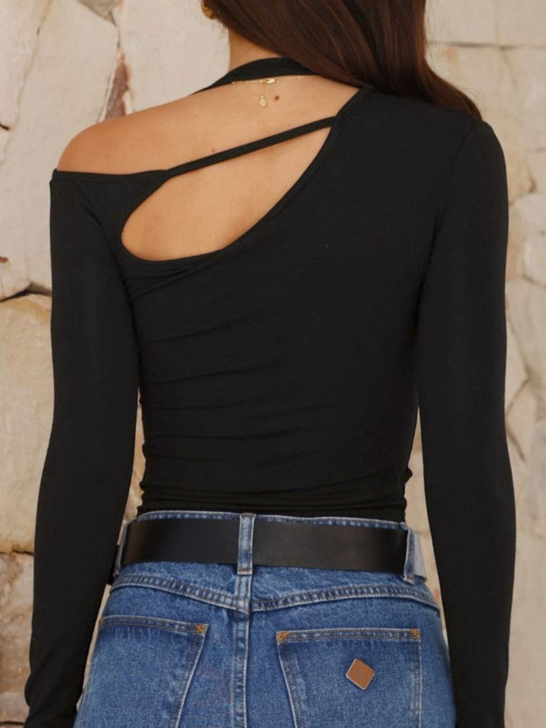 Belén® | Long-sleeved T-shirt with an asymmetrical neckline and cutouts