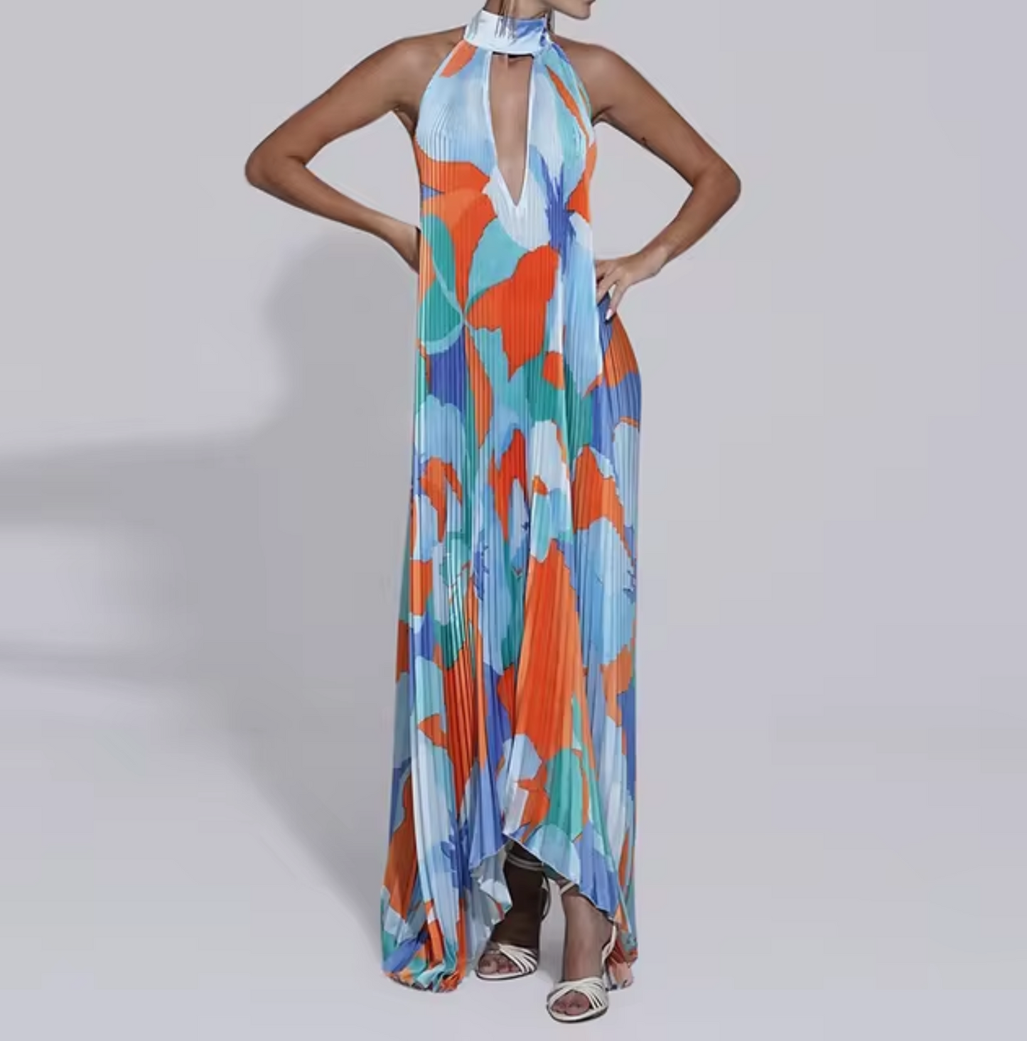 Daisy® | Long pleated dress with halterneck