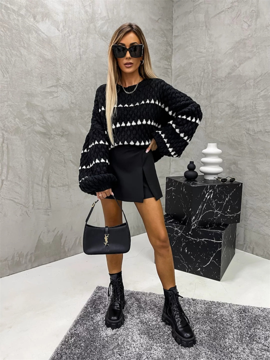 Clara® | Contrasting long-sleeved sweater with a crew neck