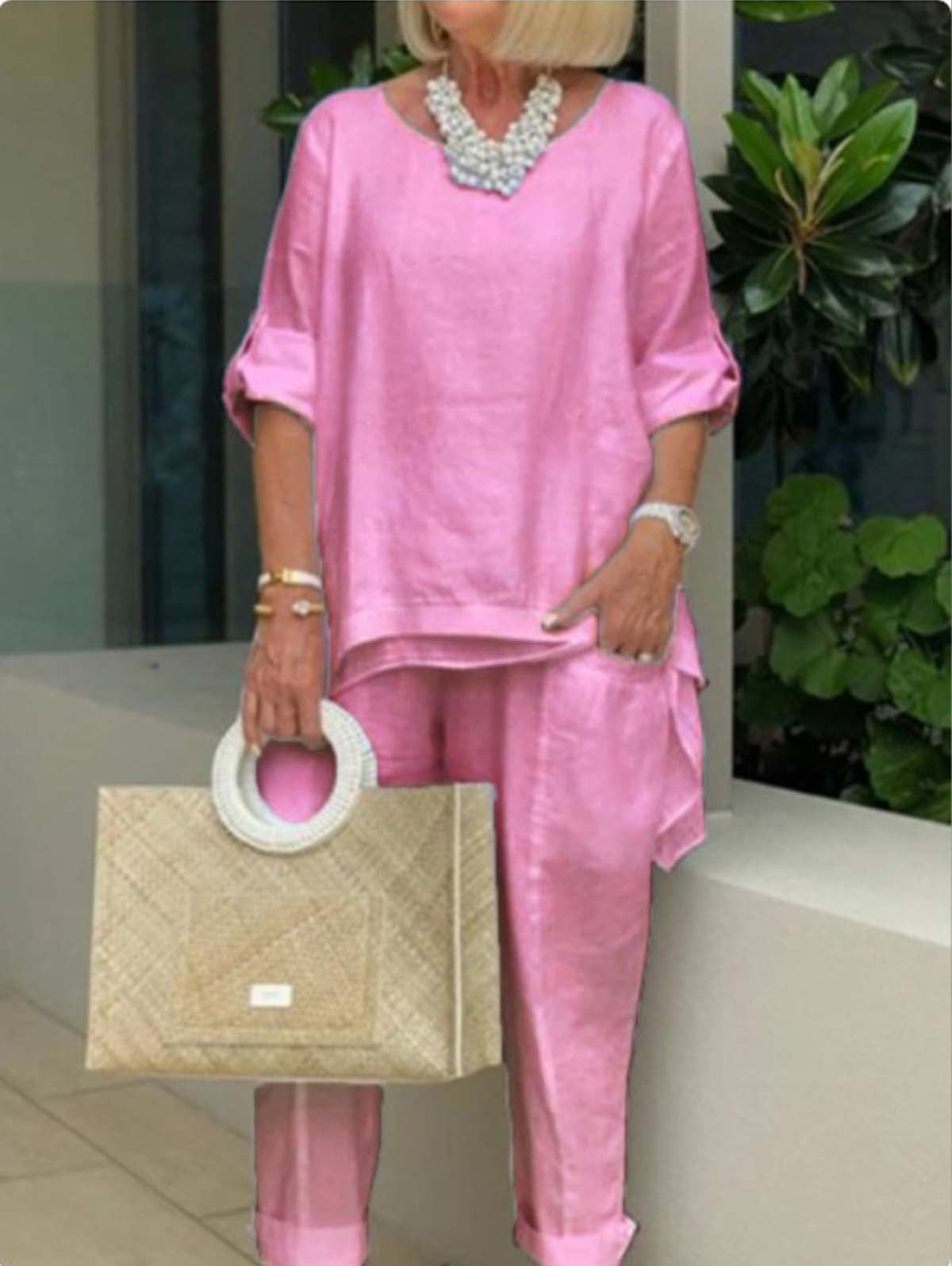 Consuelo® | Suit with discreet elegance