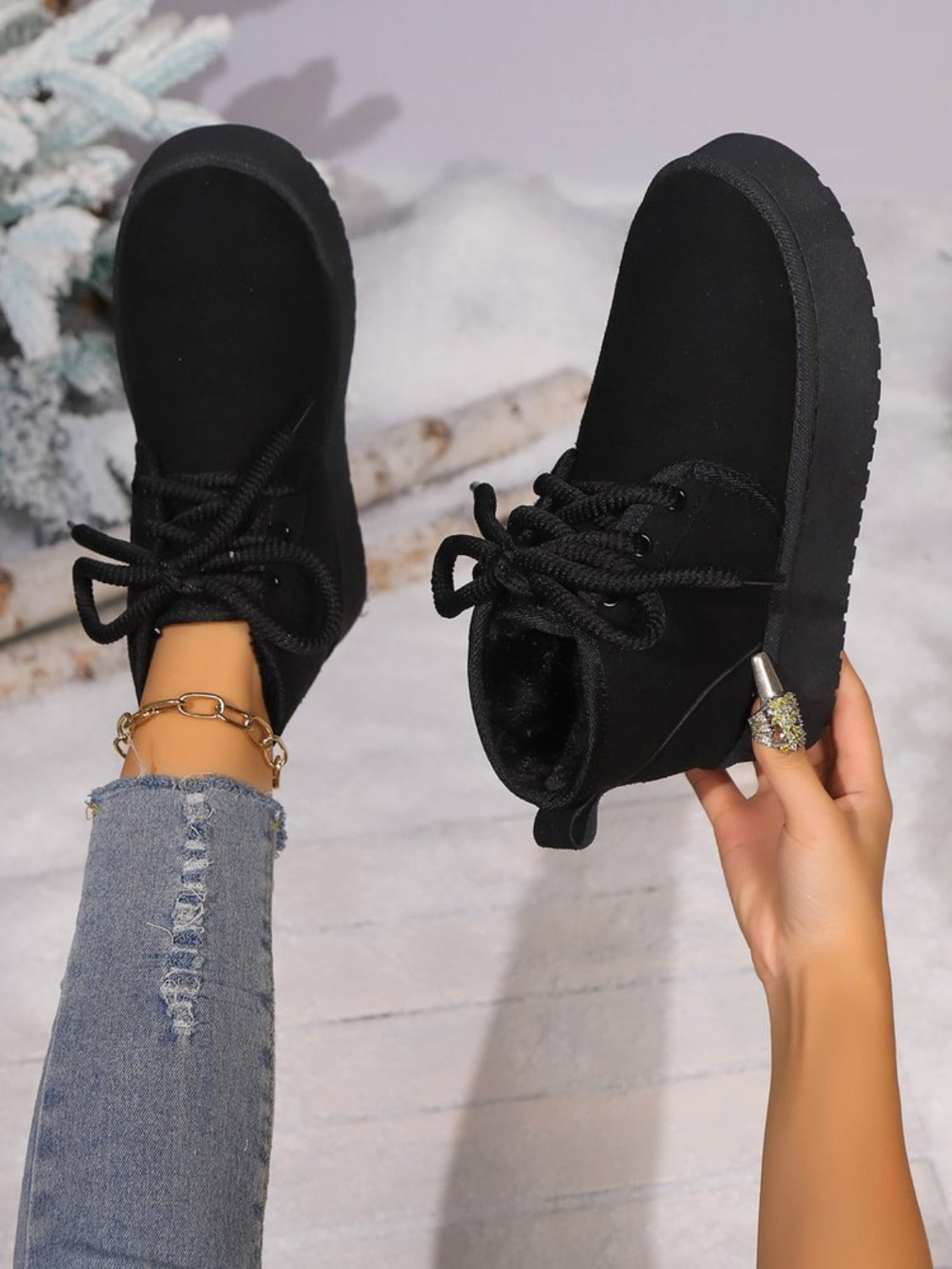 Abigail® | Suede lace-up boots with a round neckline and platform sole