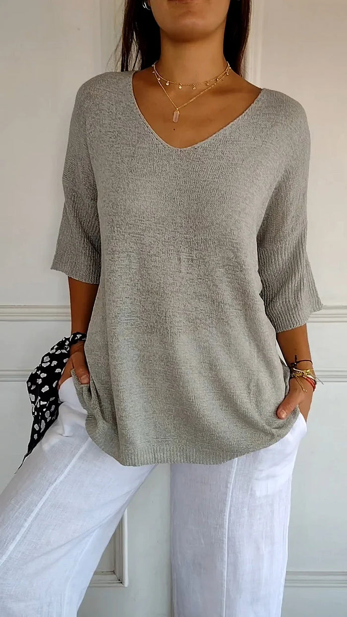 Delia® | Comfortable V-Neck Blouse With A Loose Fit. Casual, Loose-Fitting Top With Half-Length Sleeves.