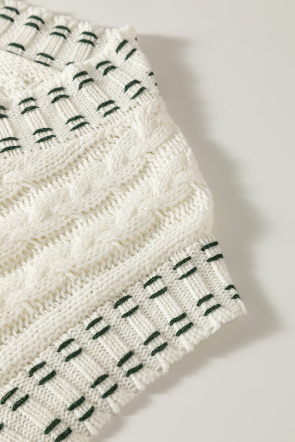 Carolina® | Cable knit V-neck sweater vest