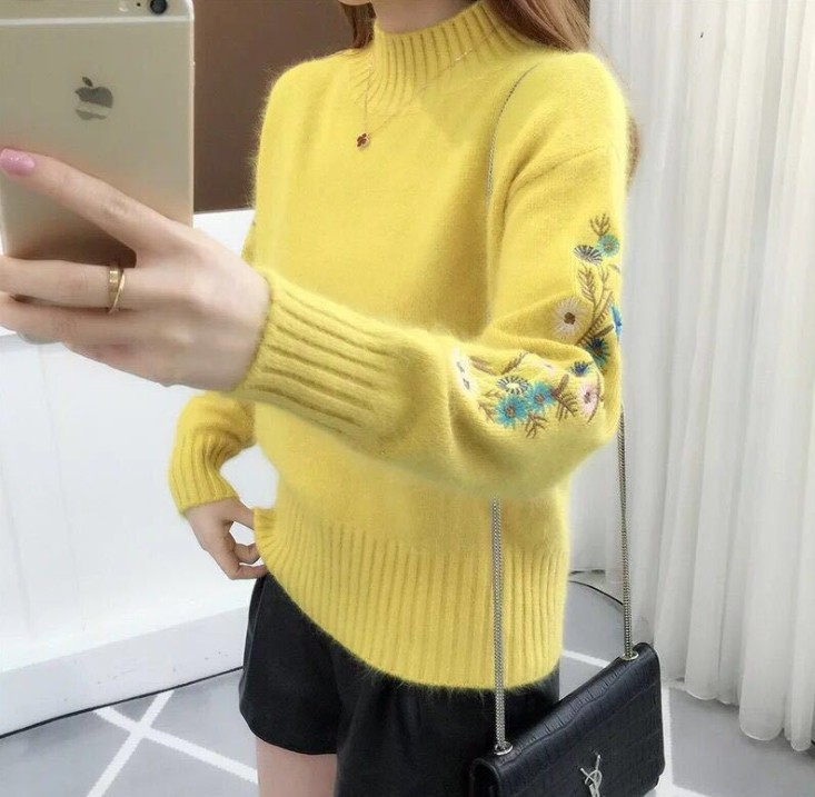 Cintia® | Sweater with floral embroidery