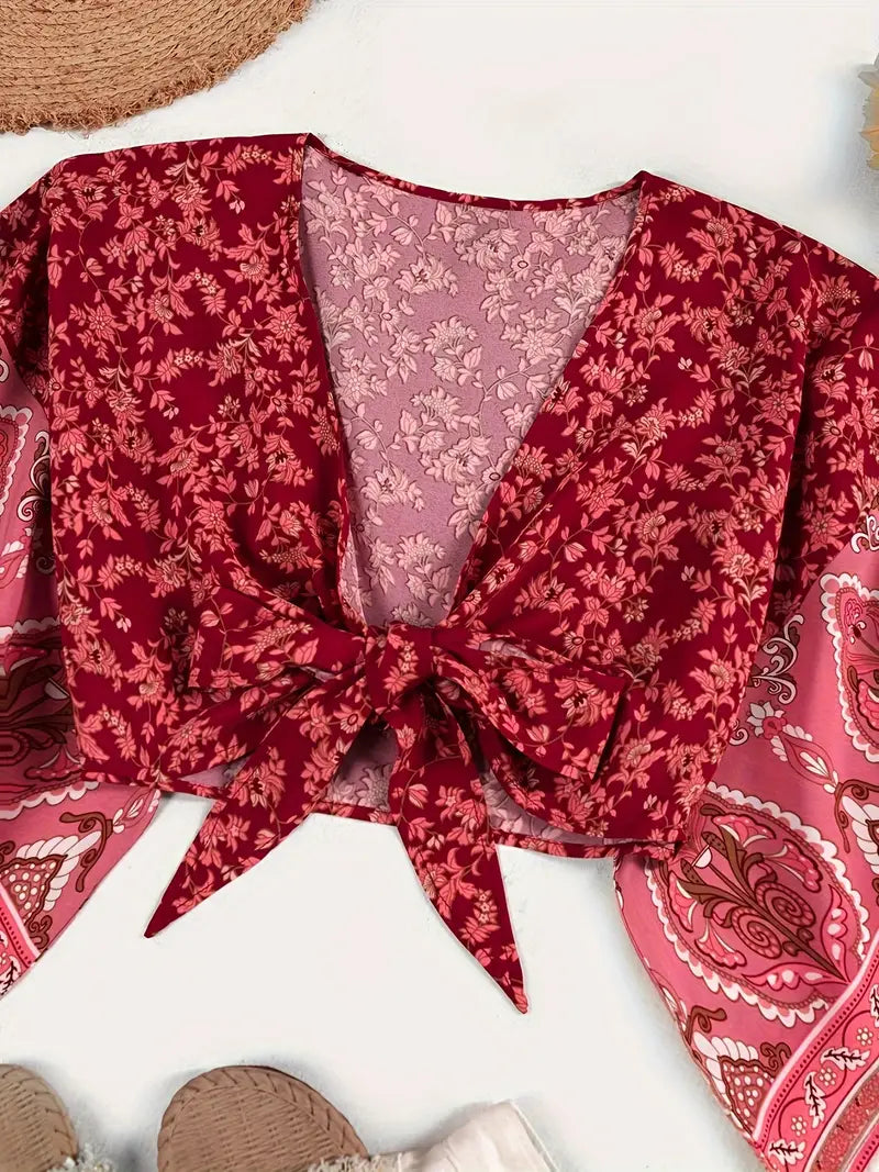 Dayana® | Short blouse with tribal print and knot at the front
