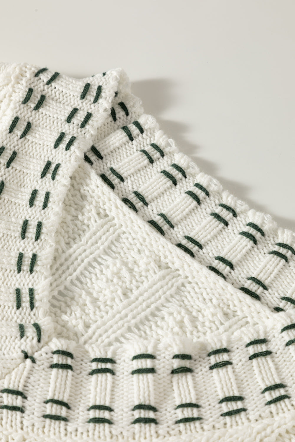 Carolina® | Cable knit V-neck sweater vest