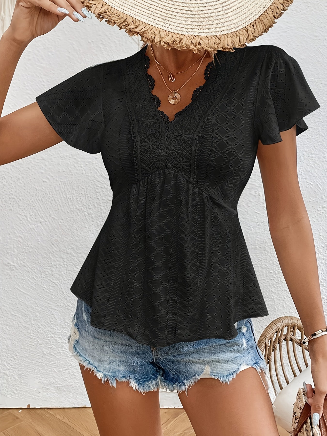 Clarisa® | Elegant V-Neck Lace Blouse