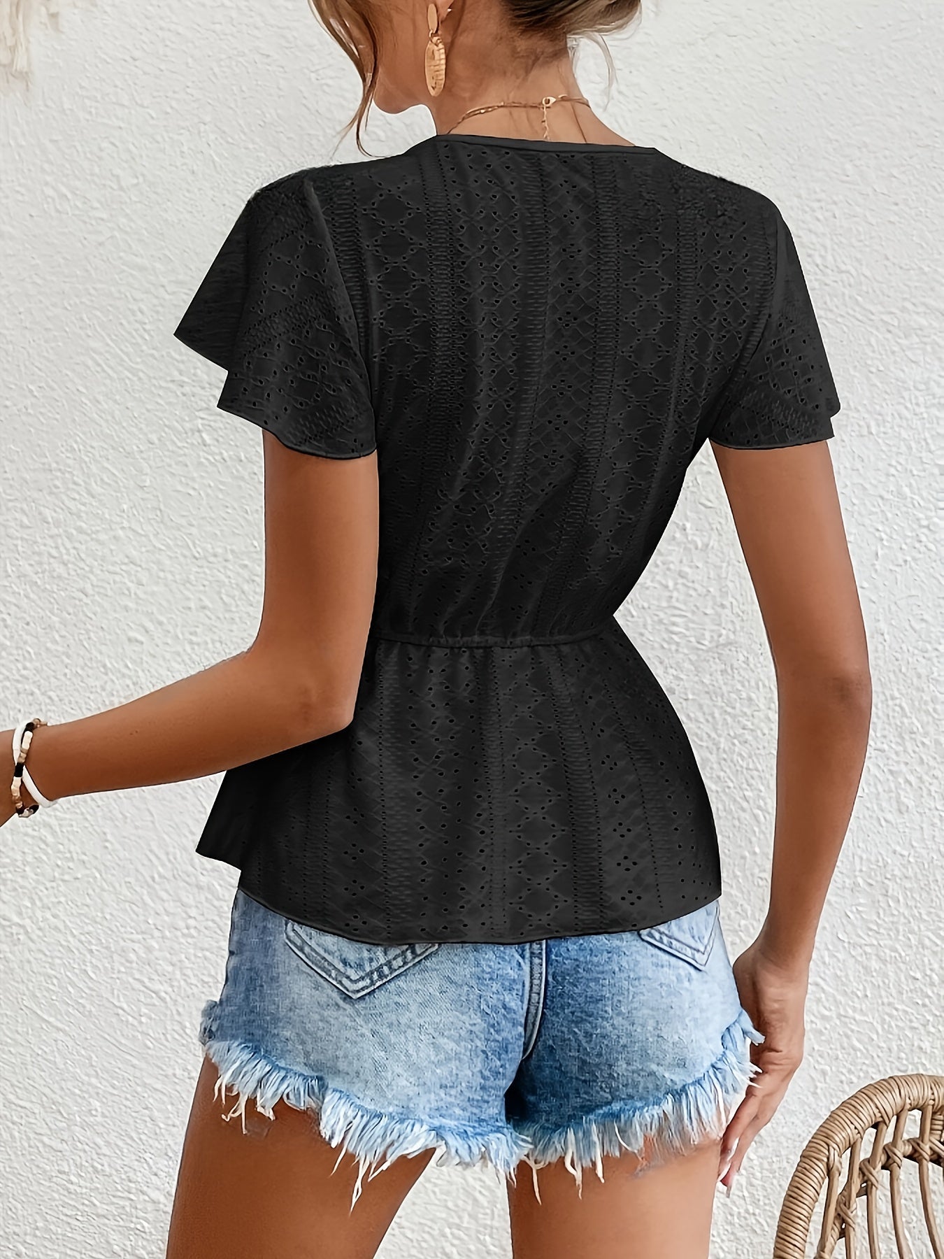 Clarisa® | Elegant V-Neck Lace Blouse
