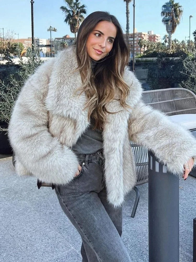 Deborah® | Super soft handwoven coat made from thick wool