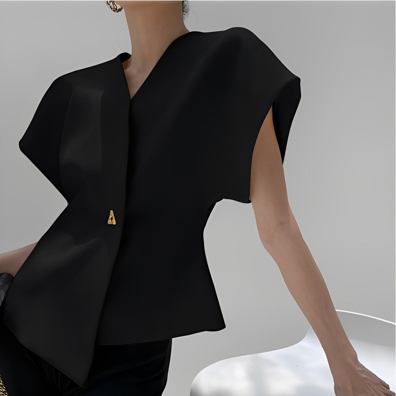 Celeste® | Fitted top with an asymmetrical design