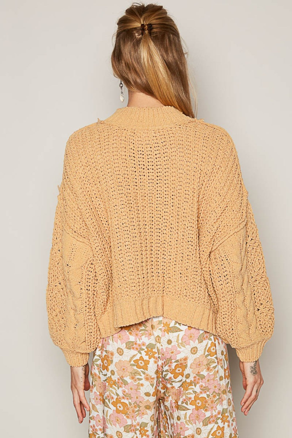 Carolina® | Sweater with stand-up collar and cable knit