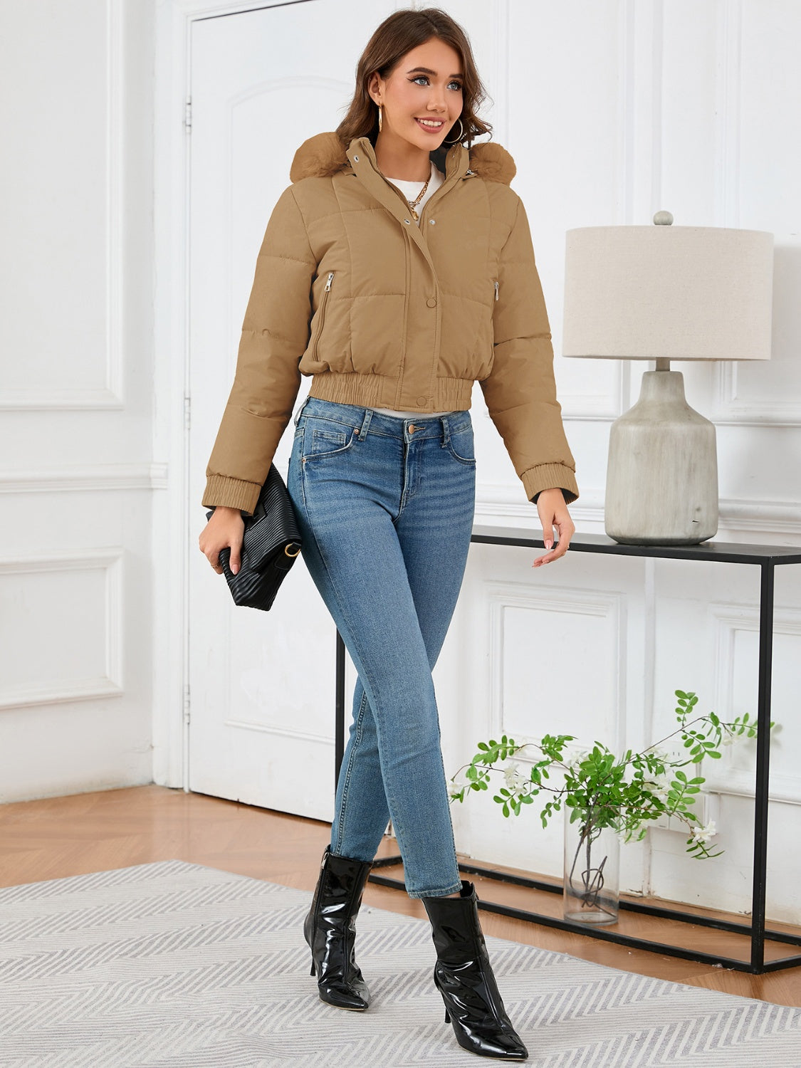 Eleonora® | Long-sleeved, cropped winter coat with hood and pockets