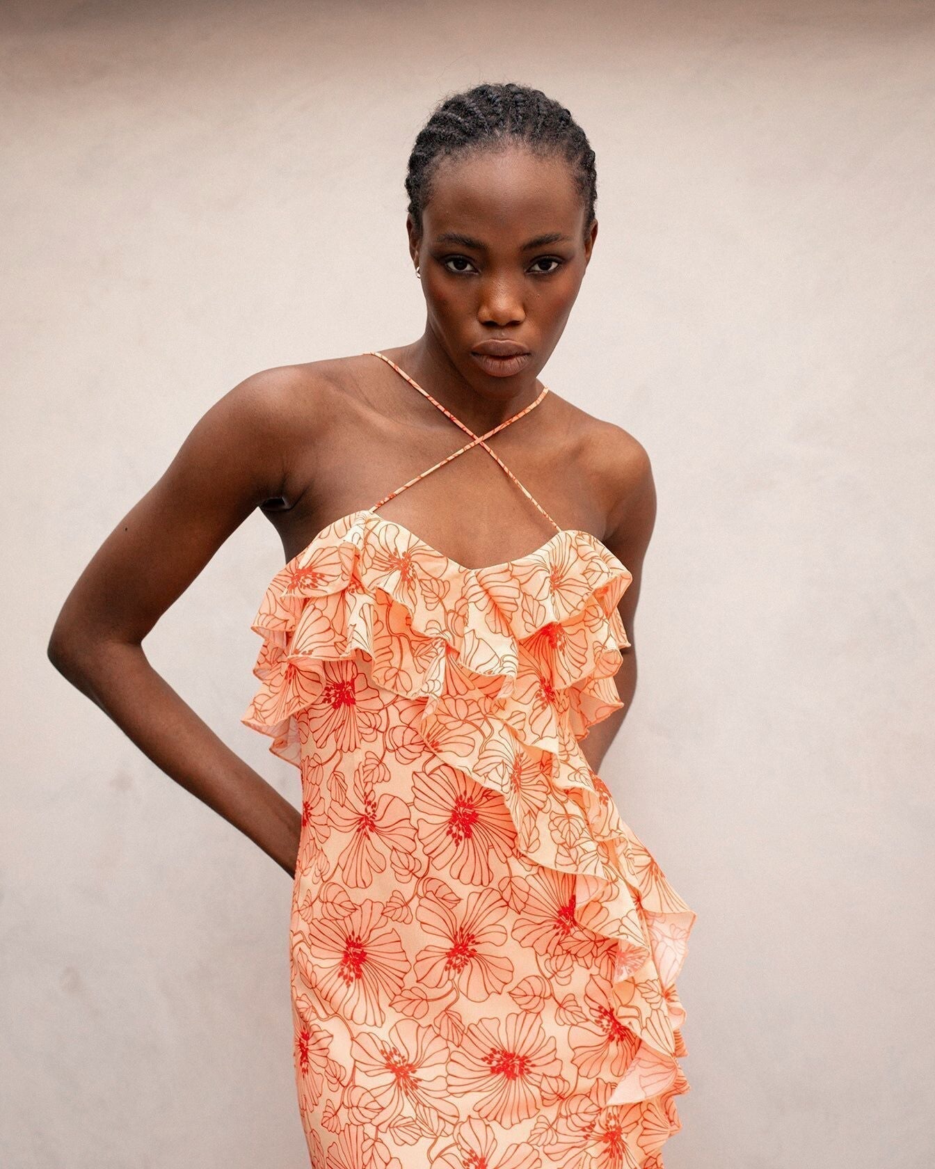 Belinda® | Chiffon maxi dress with ruffles and cross neckline