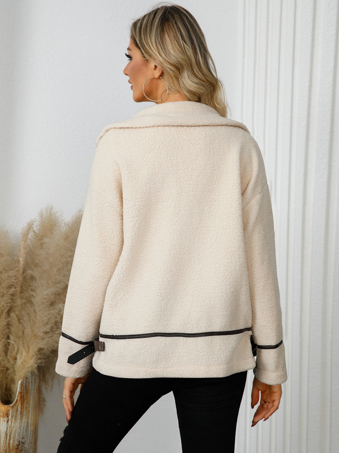 Edith® | Jacket with pockets and button placket and collar