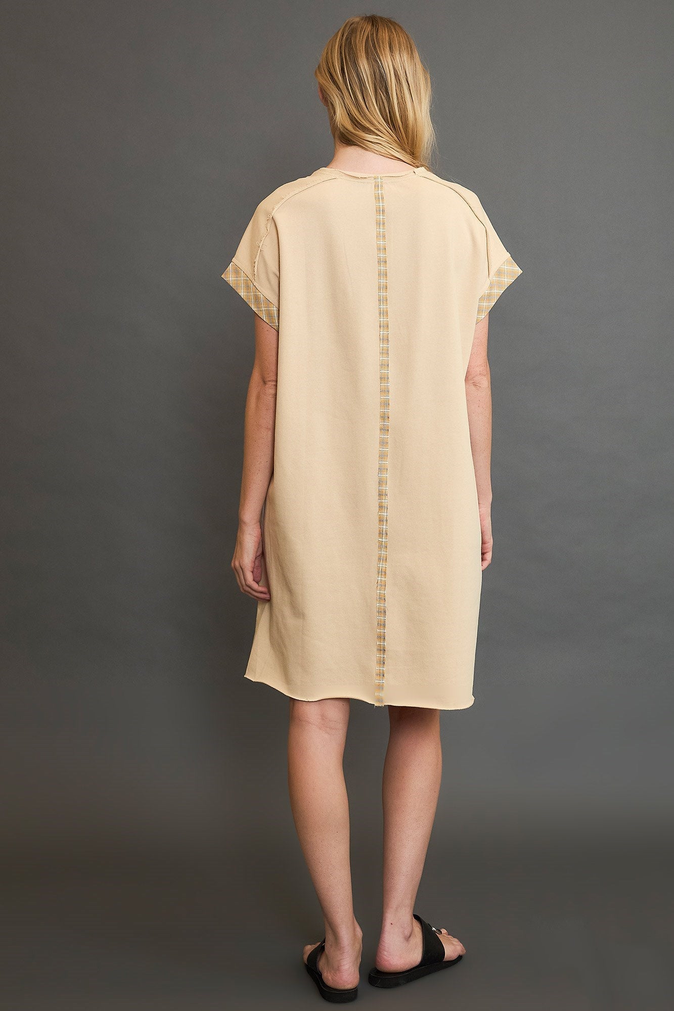 Angelica® | Short-sleeved mini dress with peace plaid appliqué