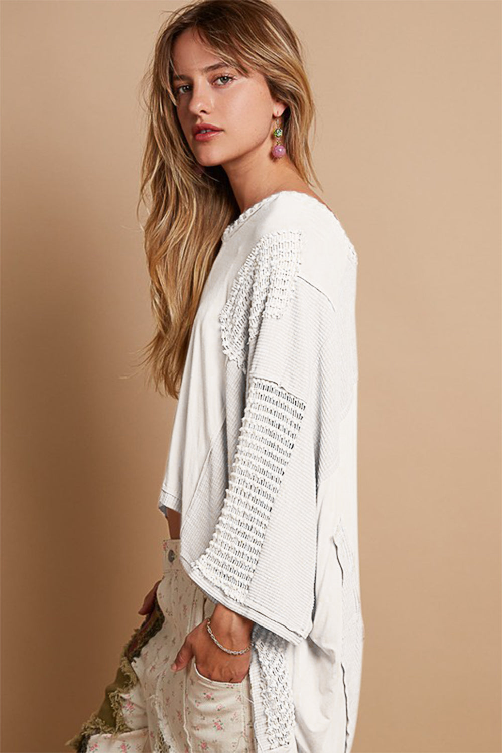 Alma® | High-low contrast V-neck top