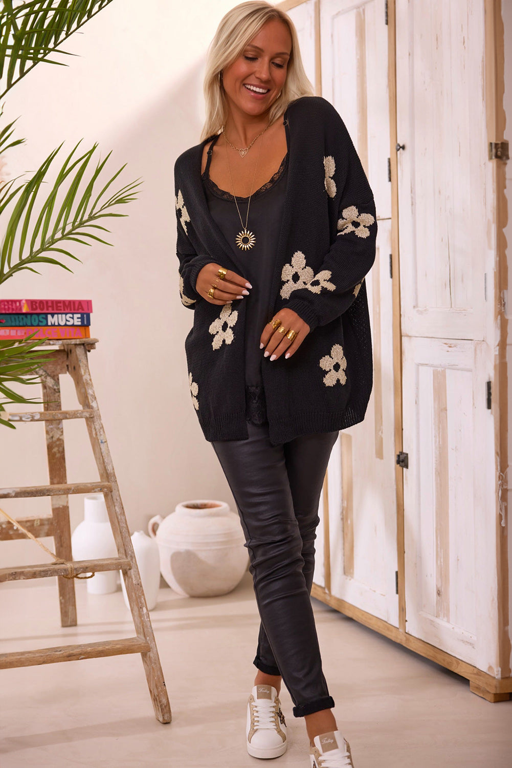 Casandra | Elegant and versatile winter cardigan
