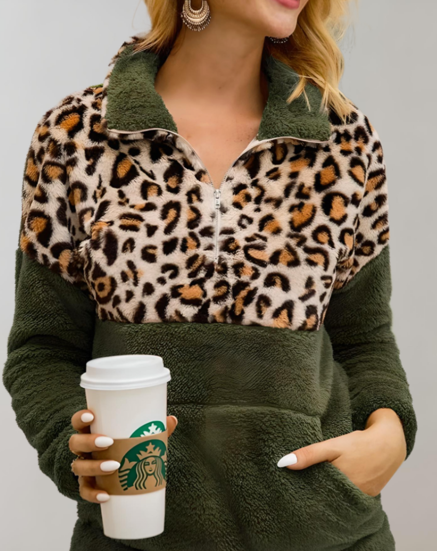 Beatriz® | Elegant women's sweater made of faux fur with a leopard print