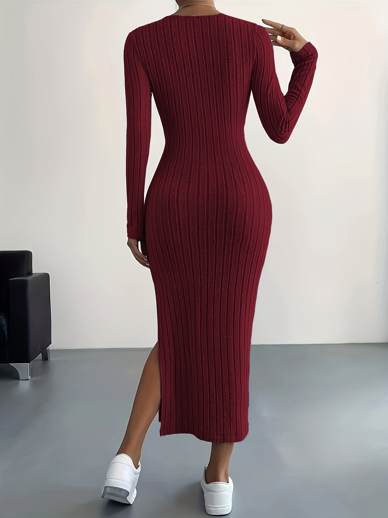 Amelia® | Elegant rib-knit midi dress with a high slit