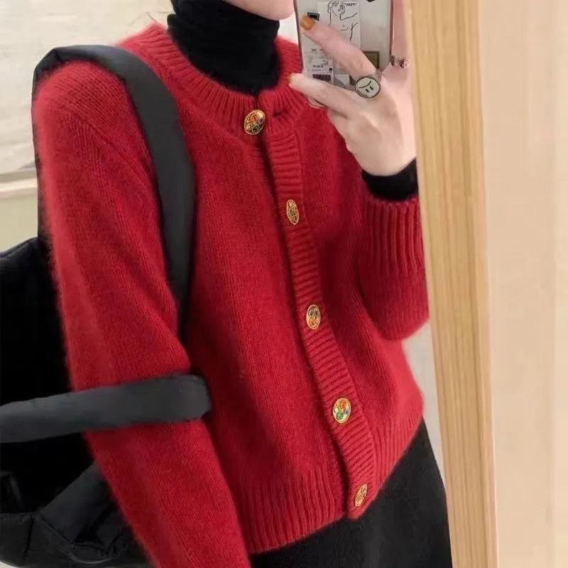 Diana® | Women's wool sweater with a crew neck and button details