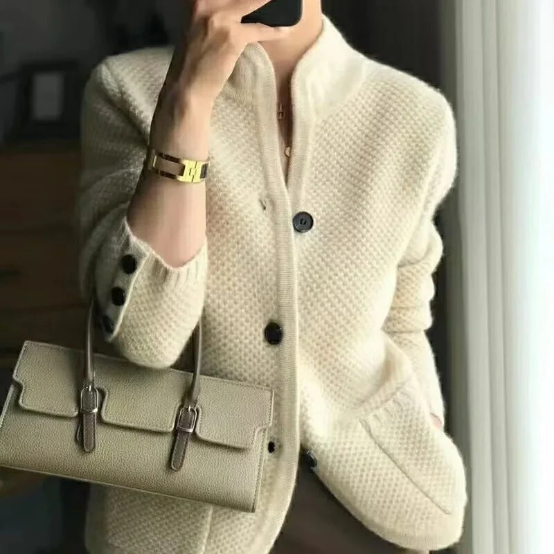 Women’s Wool Jacket – Relaxed Fit – Chunky Knit – Button-Up Tailored Design