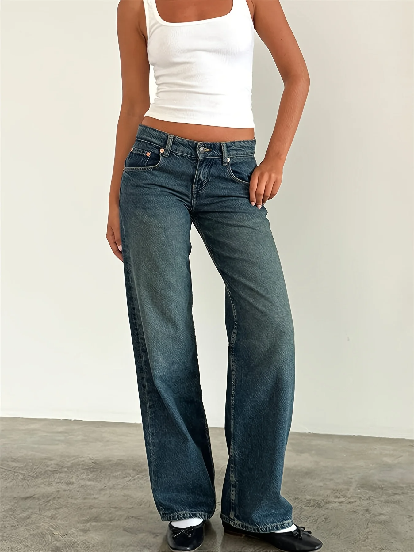 Women’s Straight-Leg Jeans – Washed Denim – Relaxed Fit – Full Length Casual Style