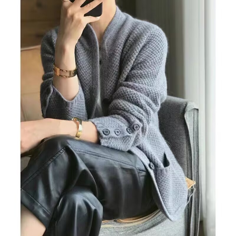 Women’s Wool Jacket – Relaxed Fit – Chunky Knit – Button-Up Tailored Design