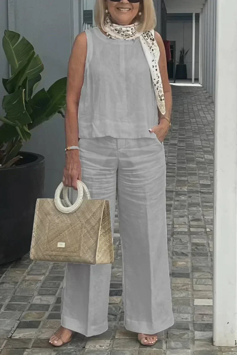 Ariana® | Elegant sleeveless jumpsuit