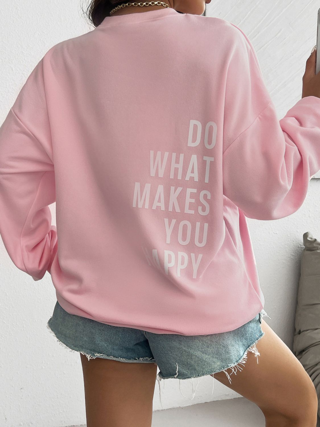 Cecilia® | Long sleeve crew neck sweatshirt with letter graphic