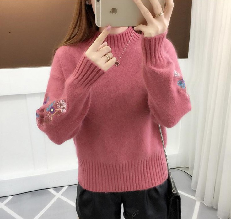 Cintia® | Sweater with floral embroidery