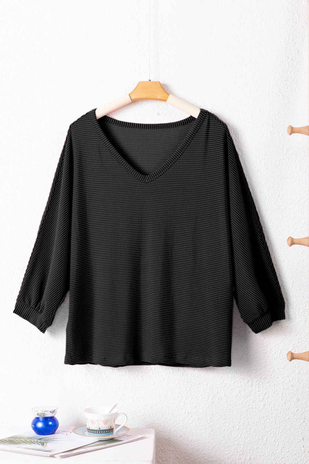 Elisa® | Structured, long-sleeved V-neck top