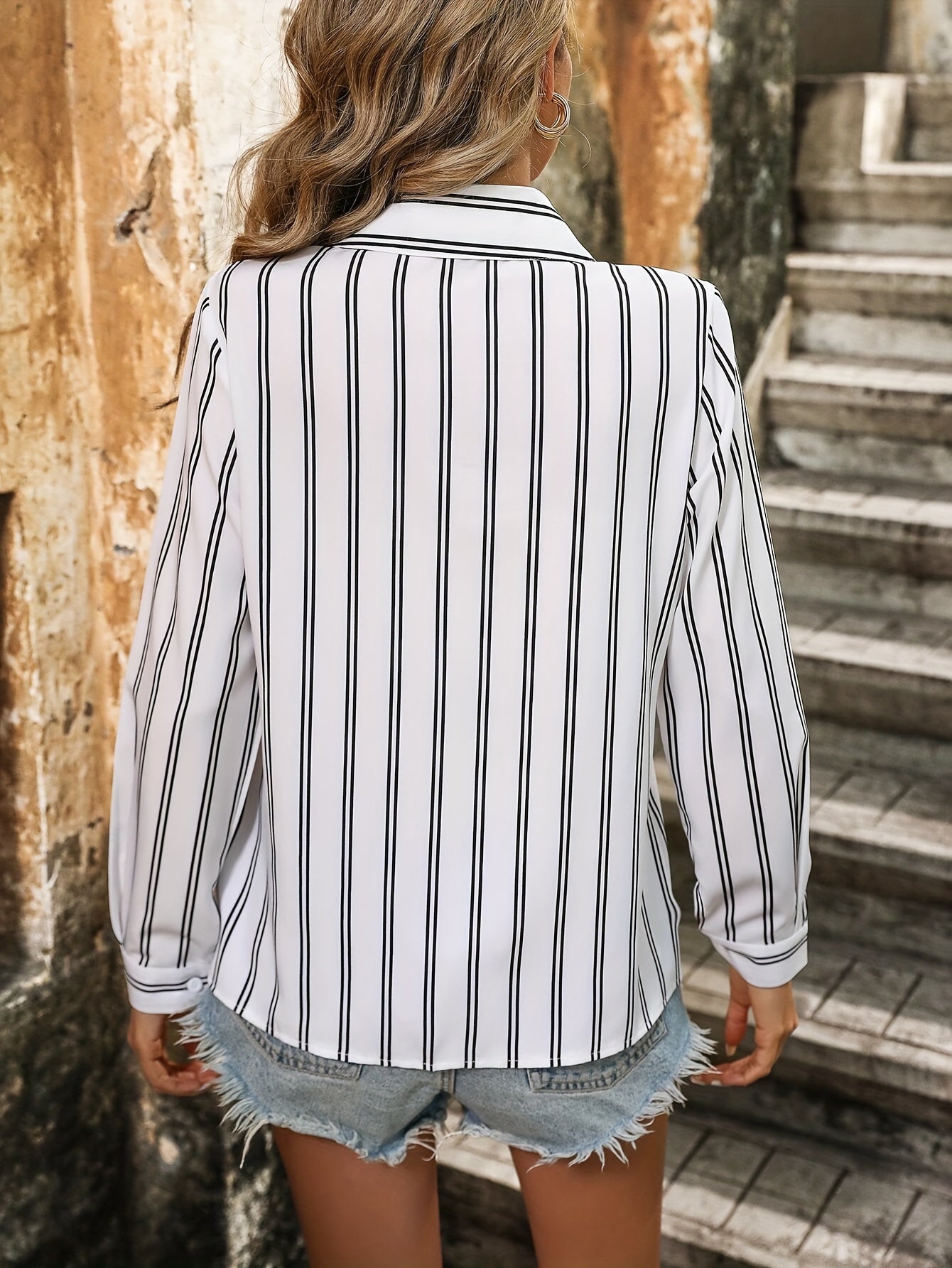 Bree® | Stylish V-Neck Striped Blouse