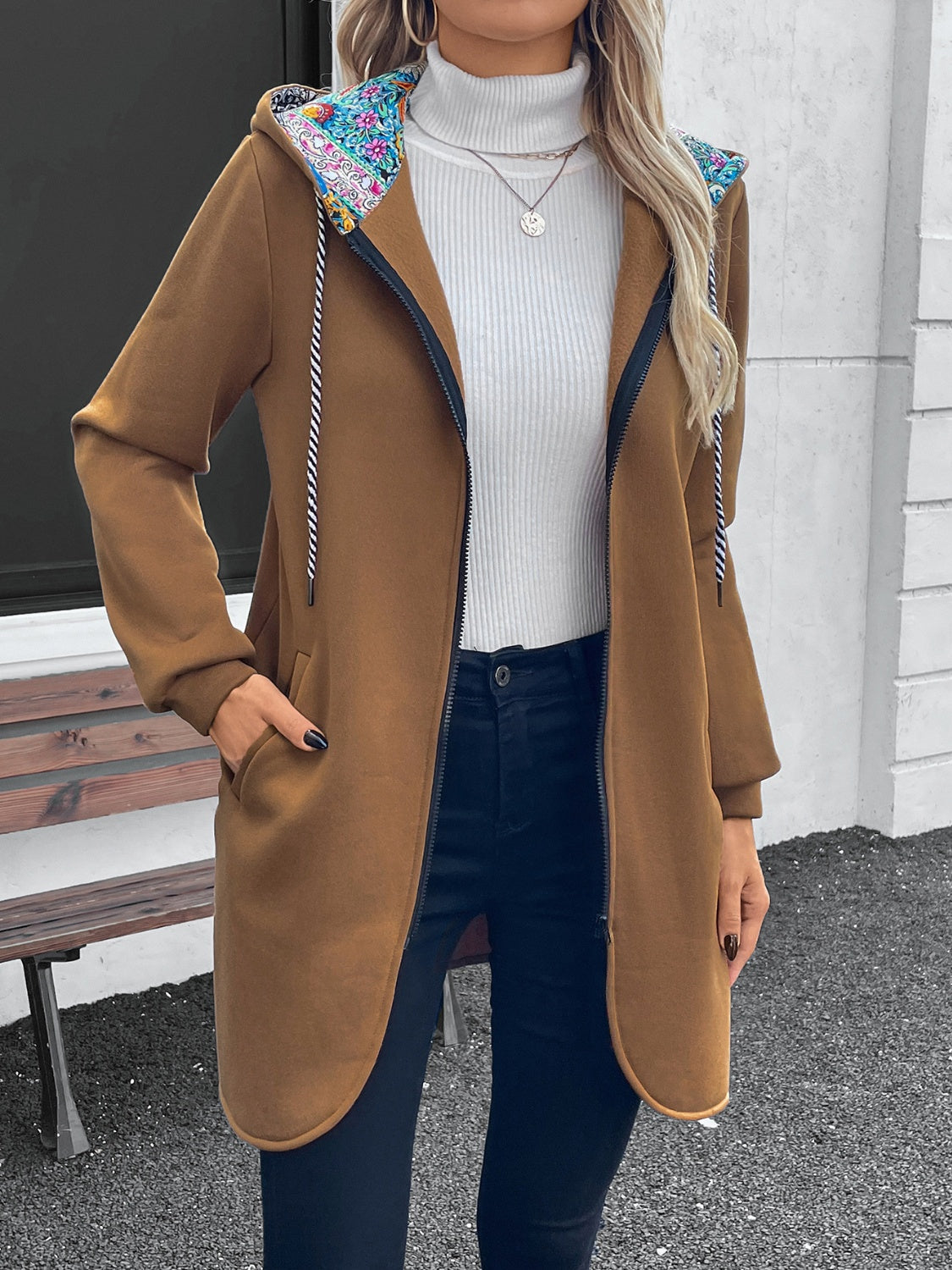 Aniana | Long sleeve outerwear with hood and drawstring and zip fastening