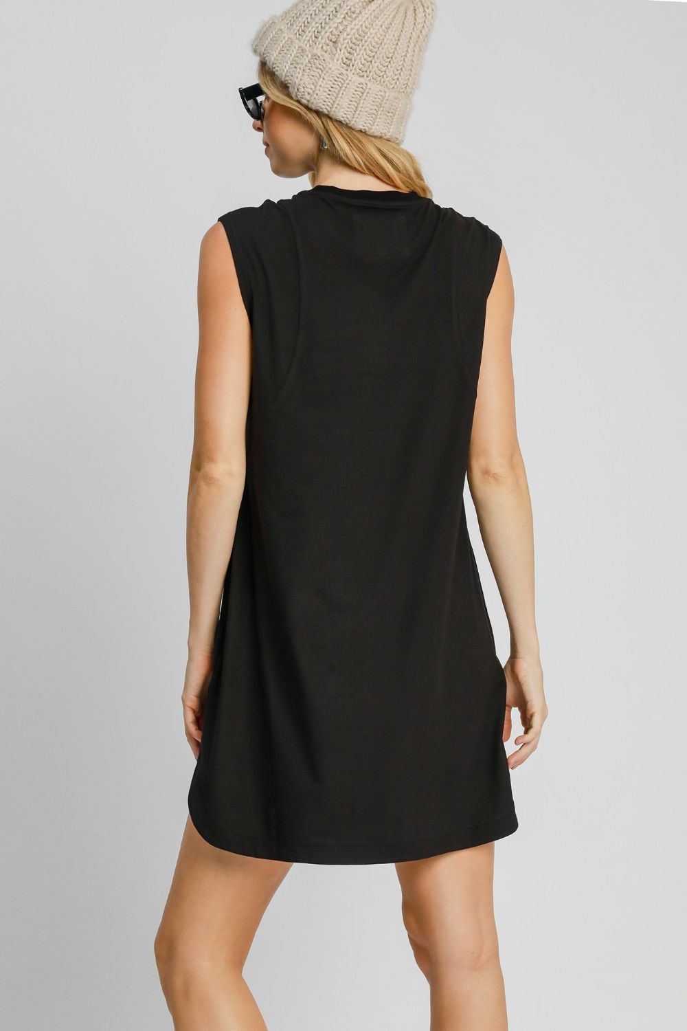 Aria® | Sleeveless mini dress with a round neckline and a high, low, curved hem