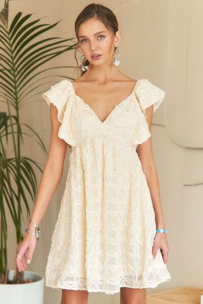 Elara® | V-neck dress with ruffled sleeves that tie at the back