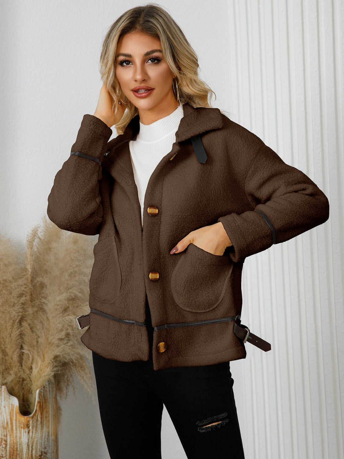 Edith® | Jacket with pockets and button placket and collar