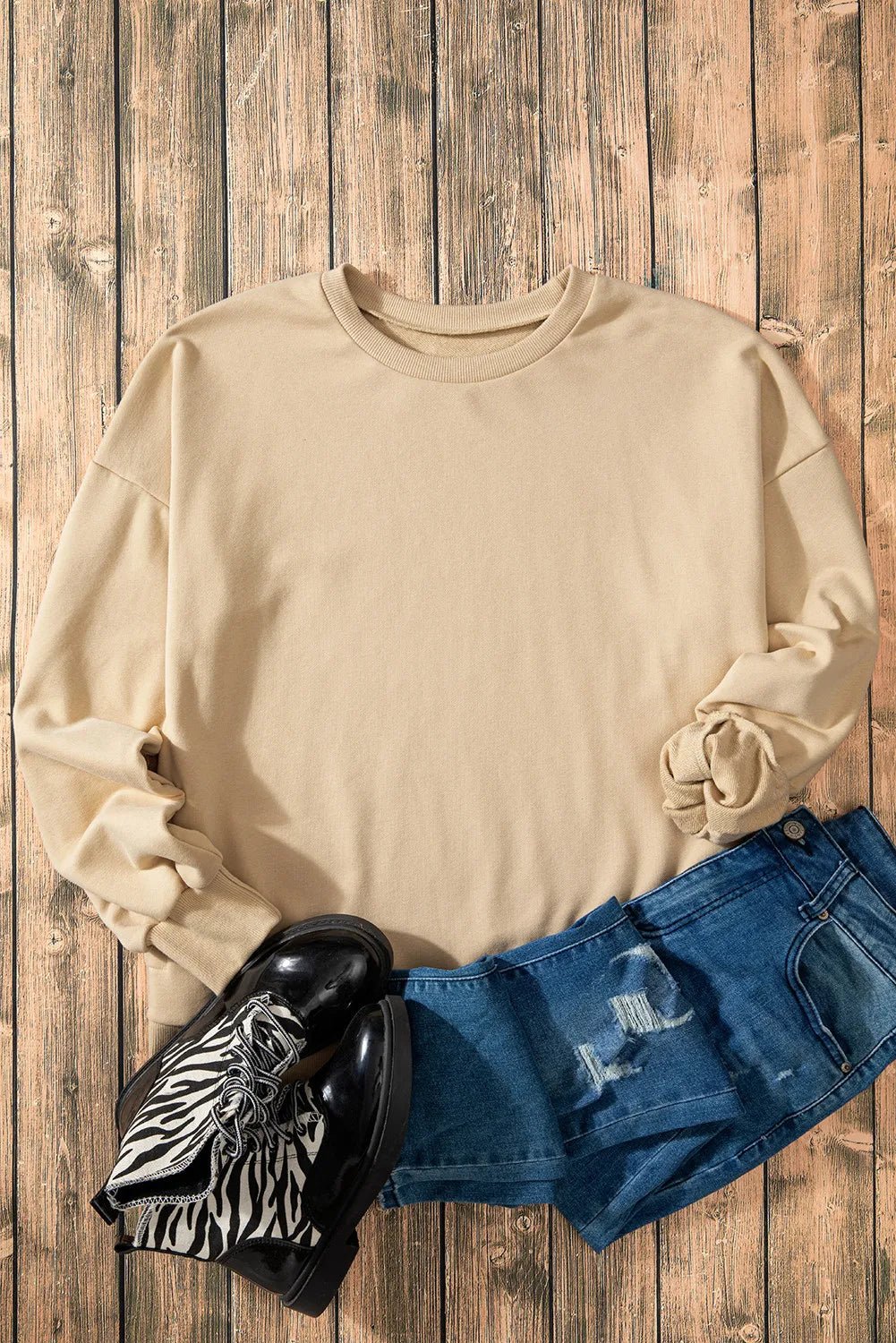 Claudia® | Long-sleeved sweatshirt with a high, low crew neck