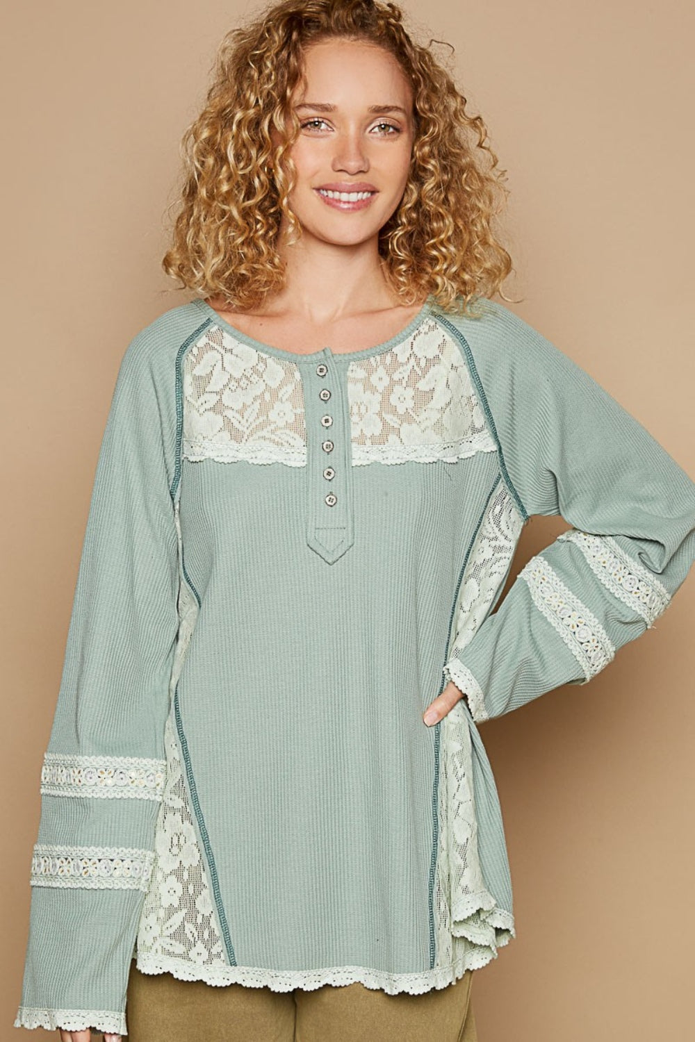 Diana® | Long sleeve thermal top with crew neck and lace trim
