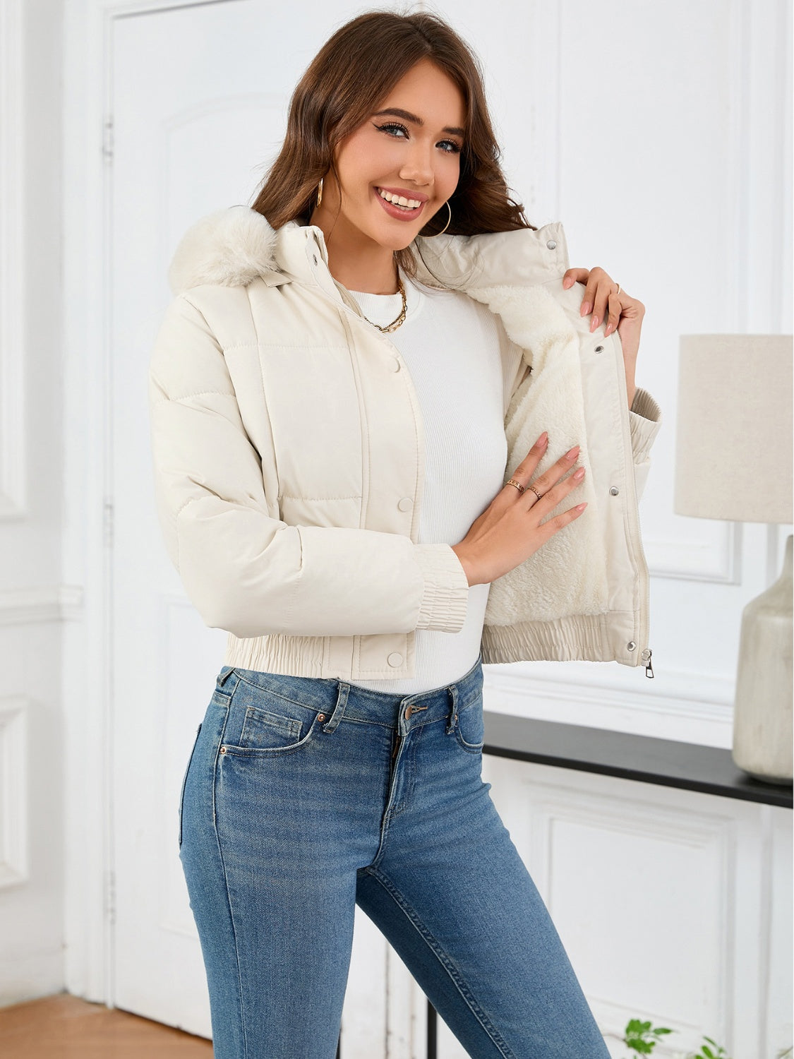 Eleonora® | Long-sleeved, cropped winter coat with hood and pockets