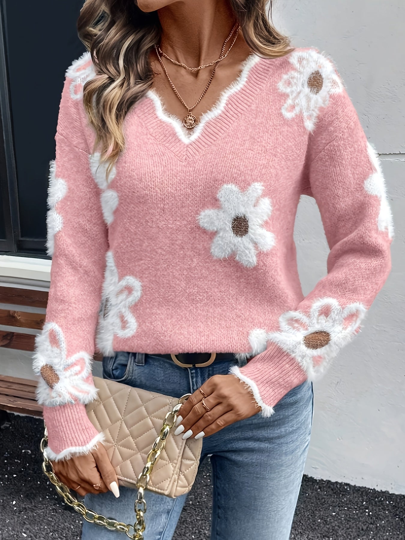 Delfina | Elegant V-neck floral sweater