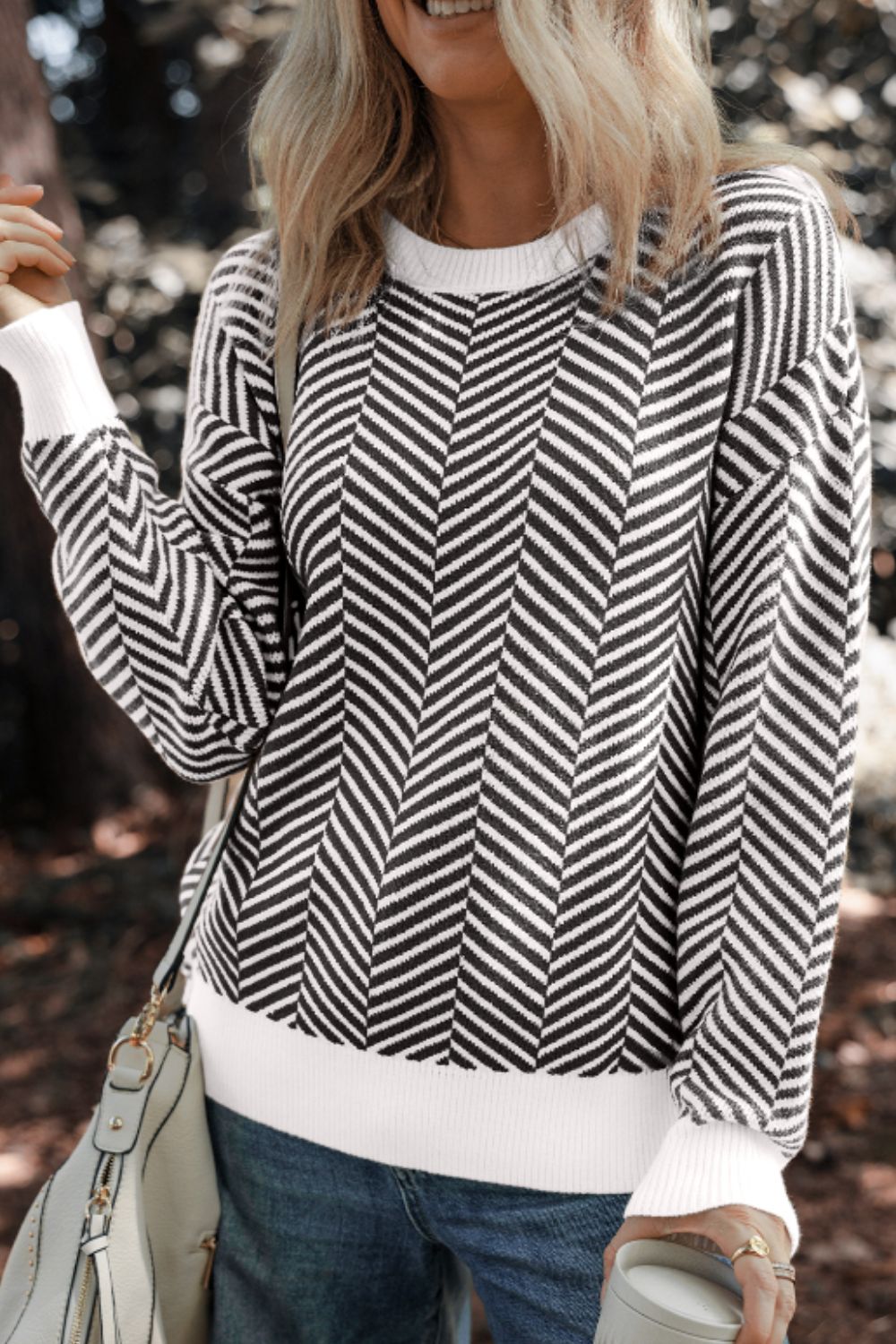 Cándida | Striped long-sleeved sweater with a crew neck