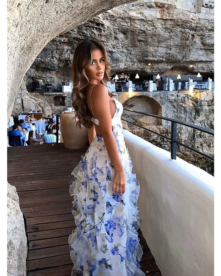 Amira® | Dress with floral magic