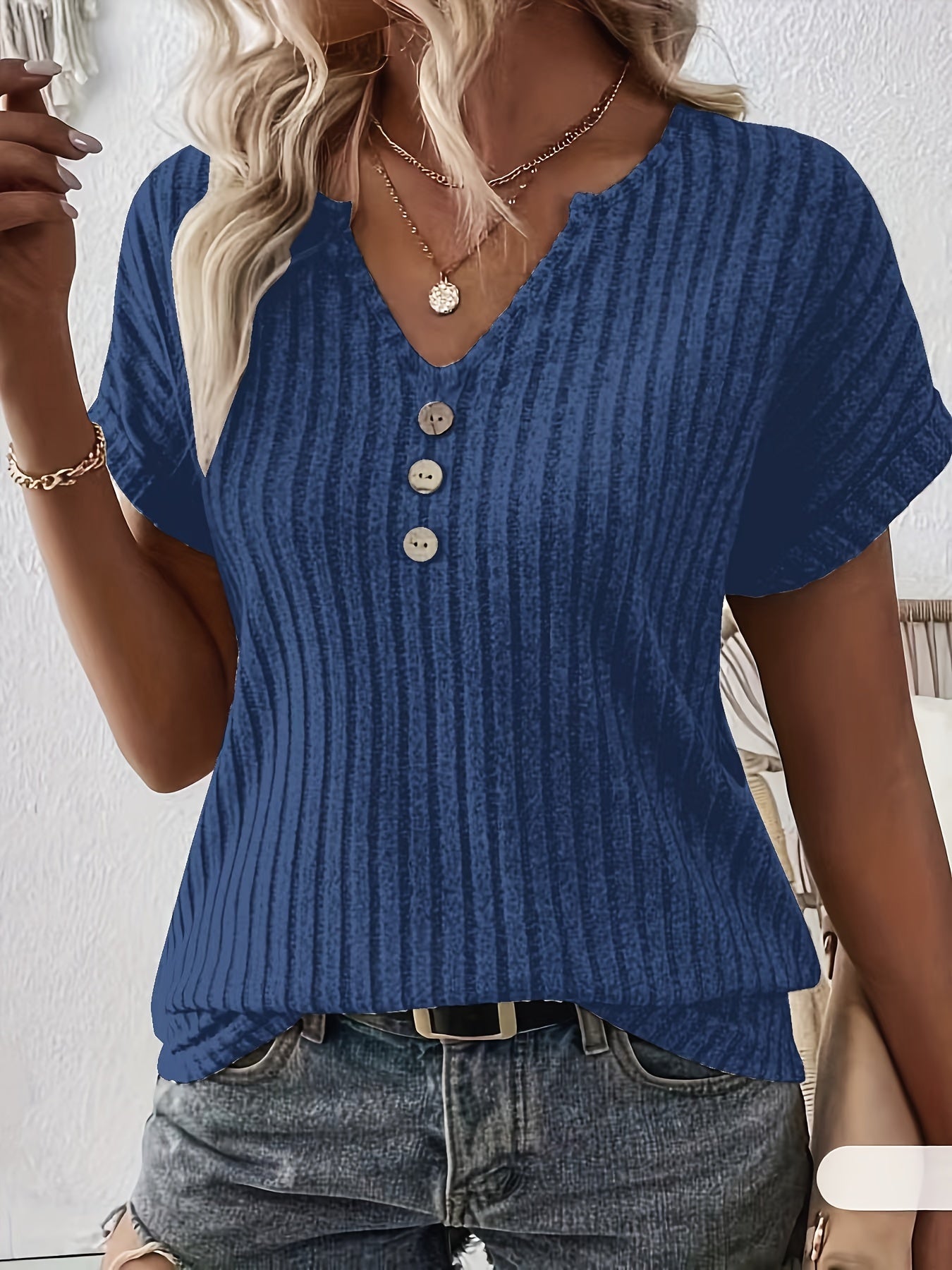 Cesia® | Stylish V-Neck T-Shirt With Ribbed Details, Short Sleeves