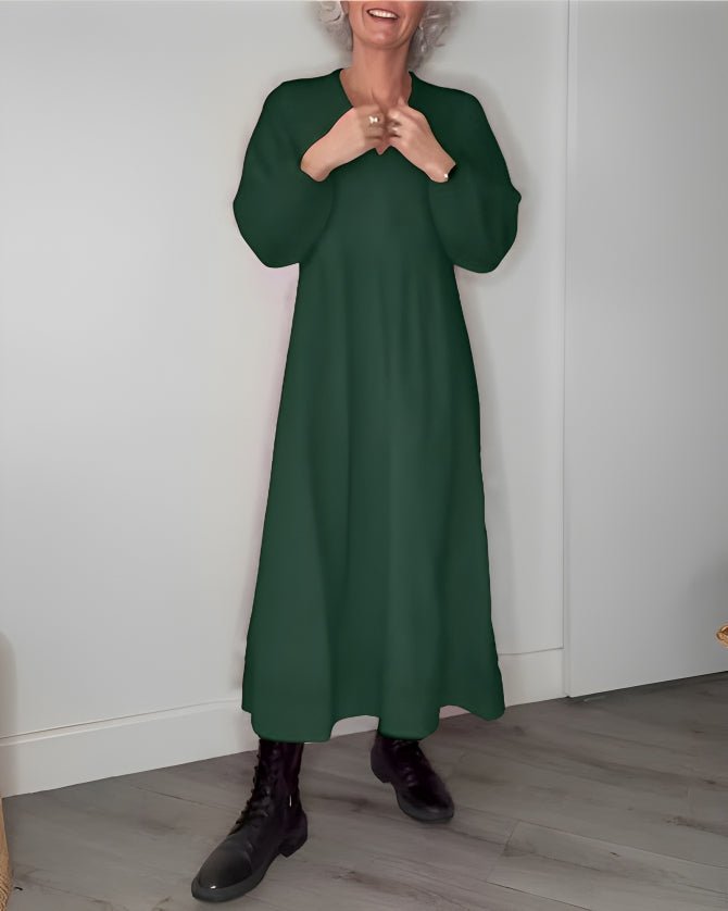 Dulce | Figure hugging maxi dress with V neck