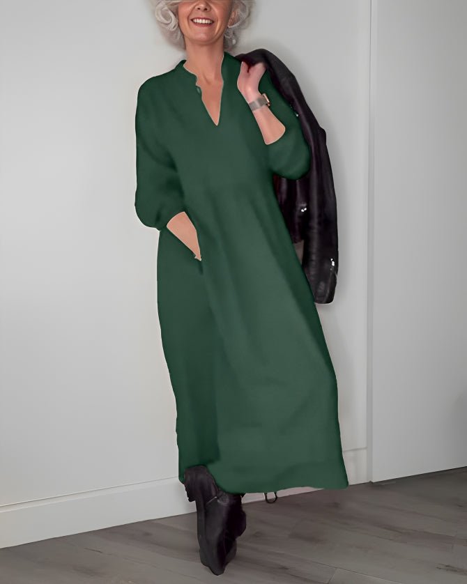 Dulce | Figure hugging maxi dress with V neck