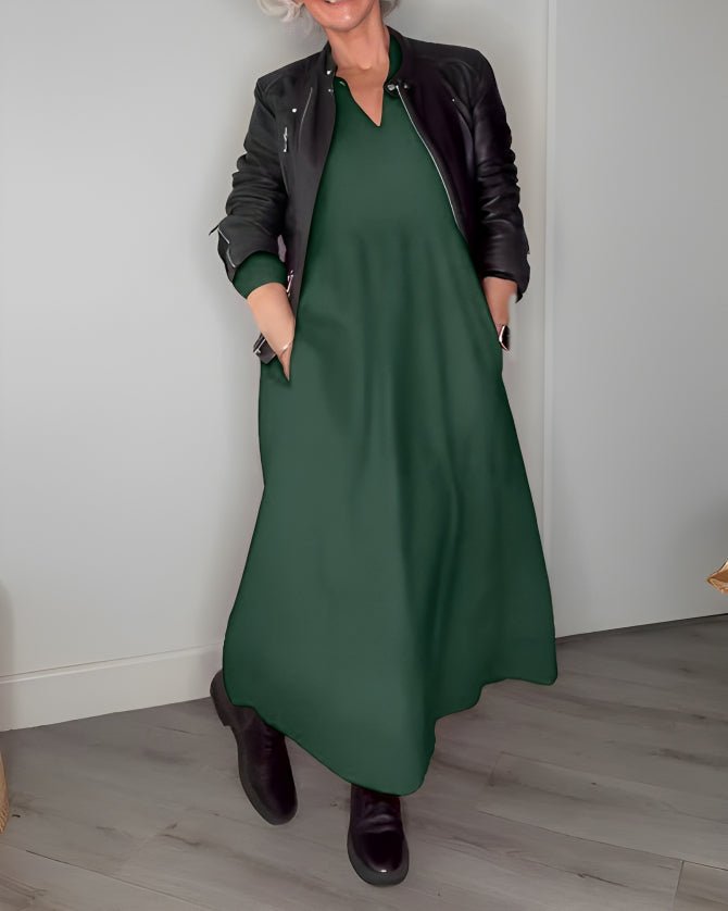 Dulce | Figure hugging maxi dress with V neck
