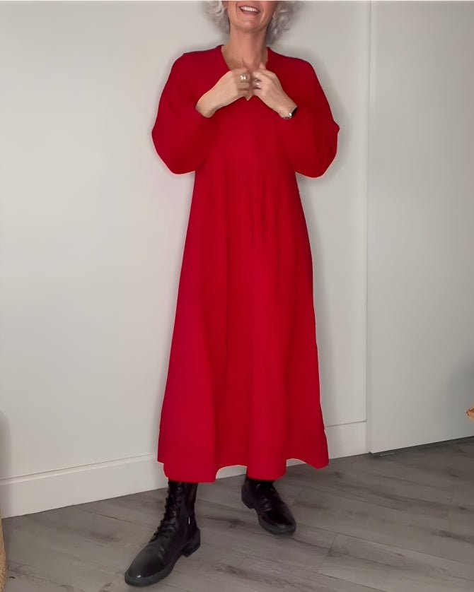 Dulce | Figure hugging maxi dress with V neck